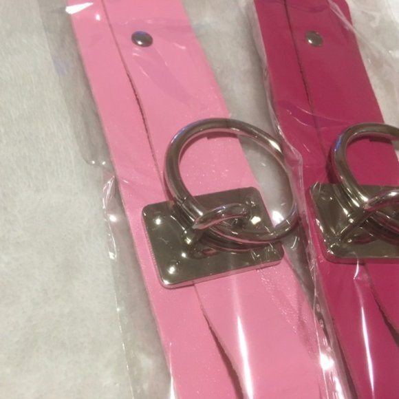 New in bag - Vegan Leather Heavy Duty Collar in BABY PINK. - Picture 2 of 4
